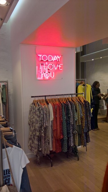 ines et pablo_neon.jpg